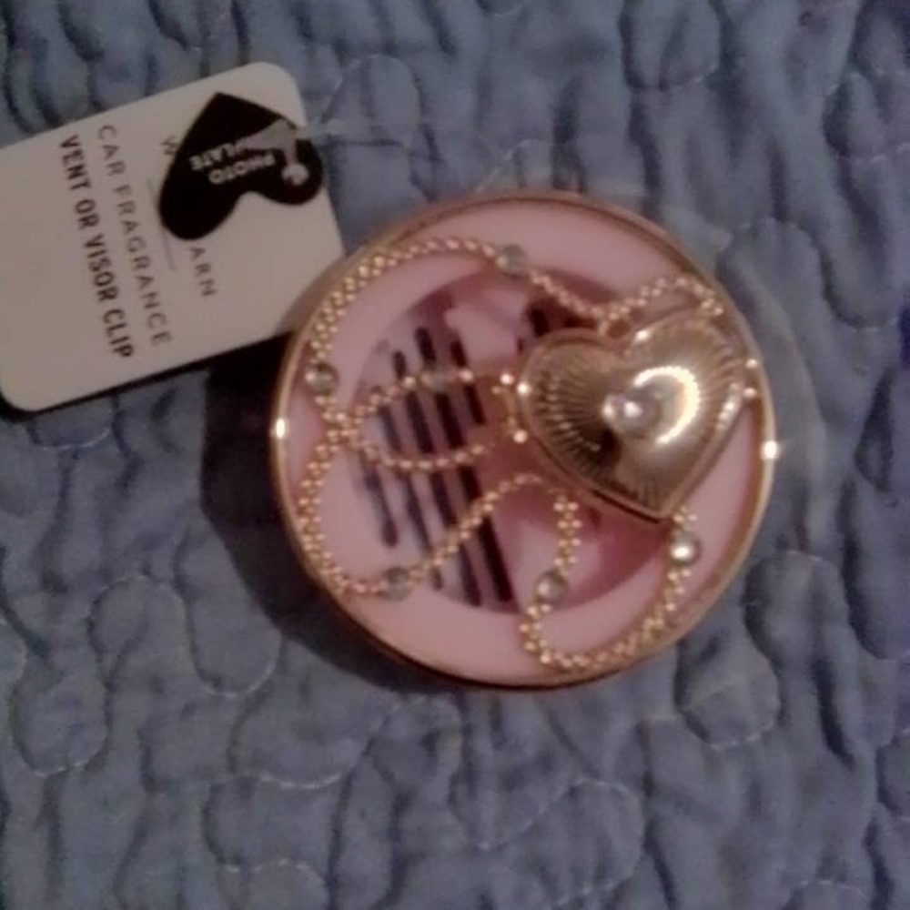 Bath & Body Works Pink and Gold Heart Visor Clip